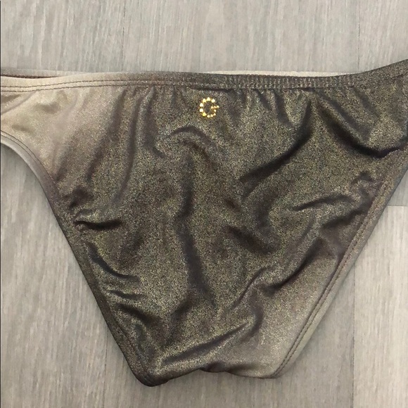 Too small - Picture 2 of 2